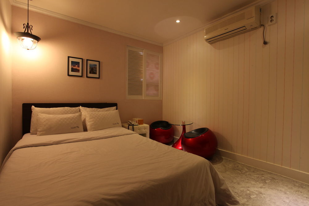 Hotel Goguma Shinchon Séoul Extérieur photo