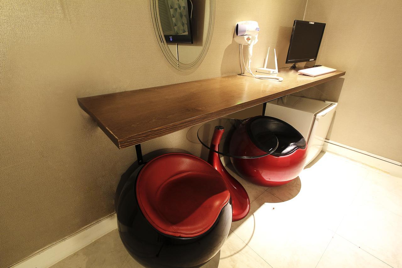 Hotel Goguma Shinchon Séoul Extérieur photo