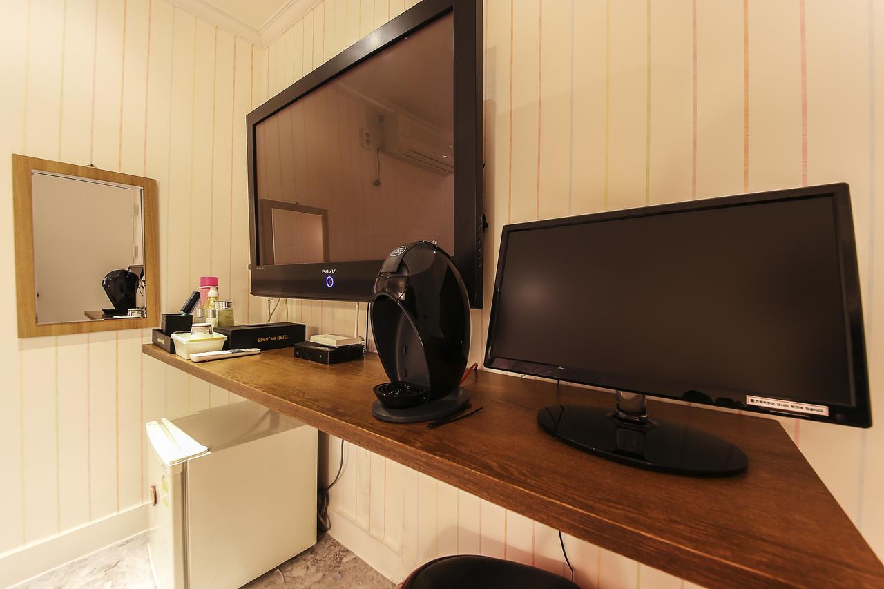 Hotel Goguma Shinchon Séoul Extérieur photo