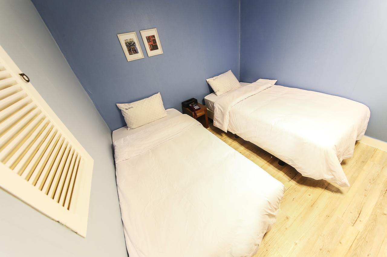 Hotel Goguma Shinchon Séoul Extérieur photo
