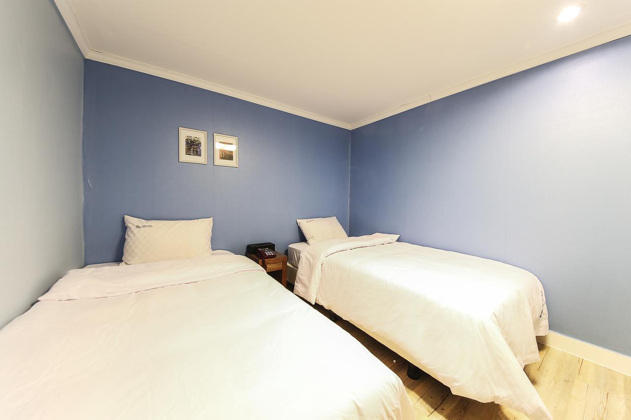 Hotel Goguma Shinchon Séoul Extérieur photo