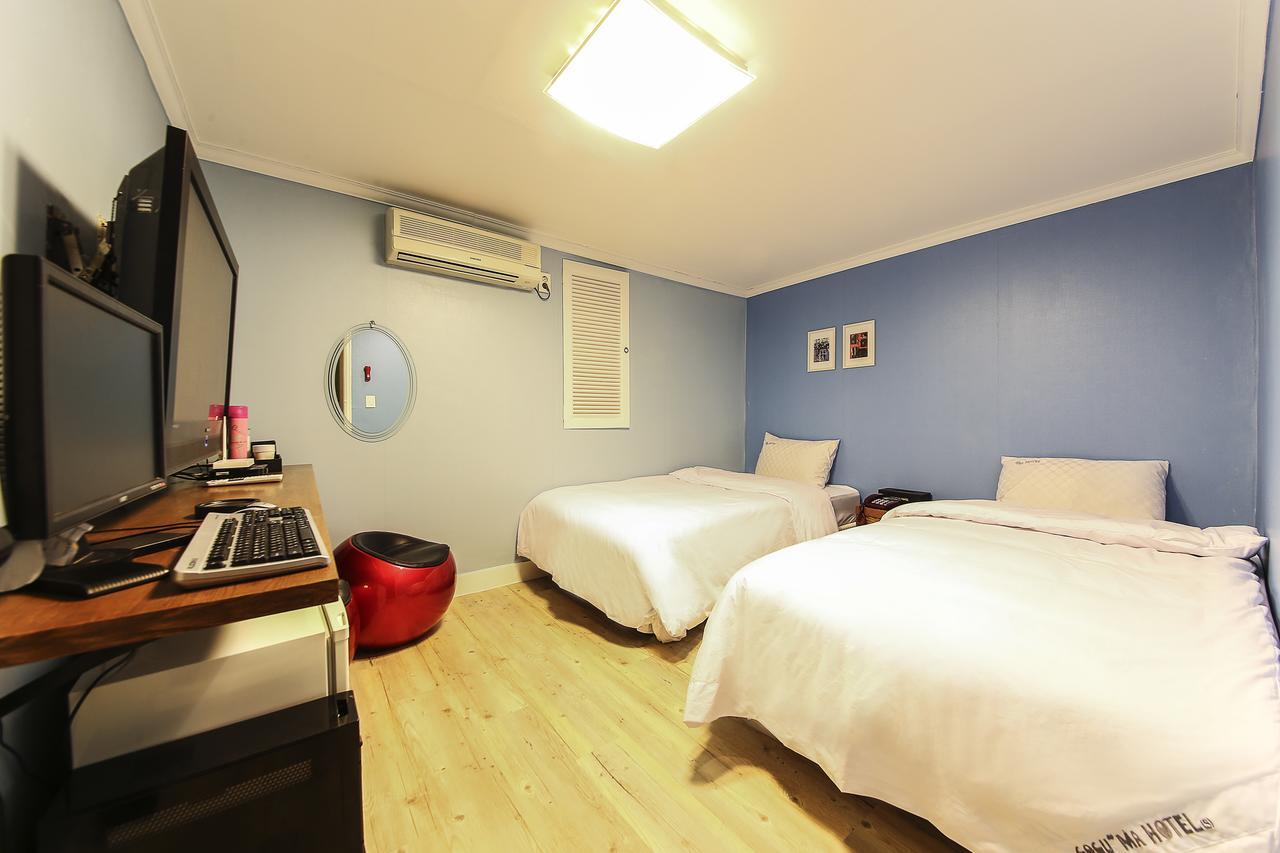 Hotel Goguma Shinchon Séoul Extérieur photo