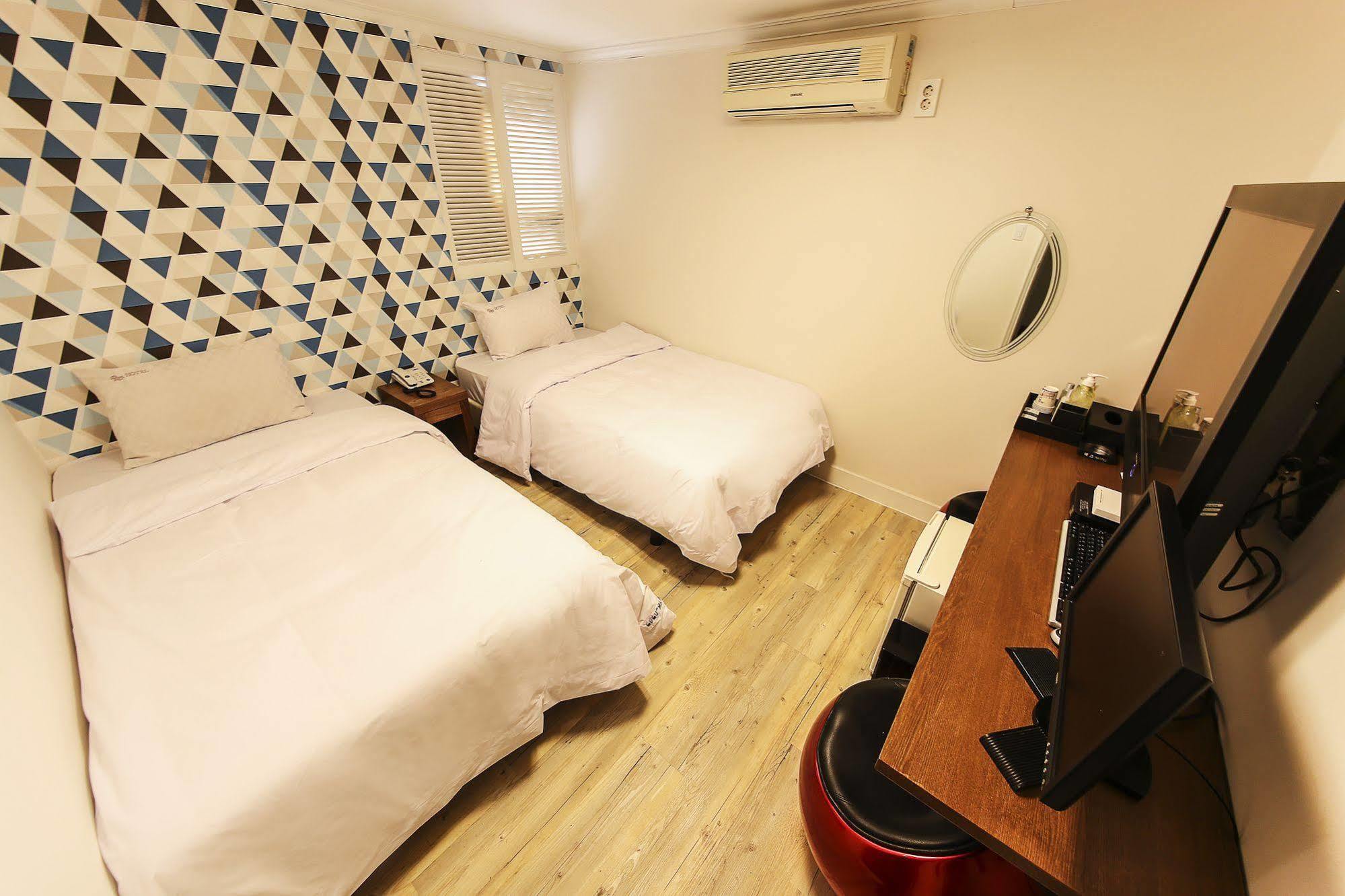 Hotel Goguma Shinchon Séoul Extérieur photo