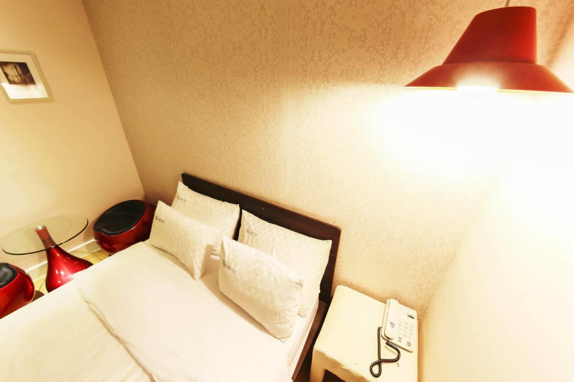 Hotel Goguma Shinchon Séoul Extérieur photo