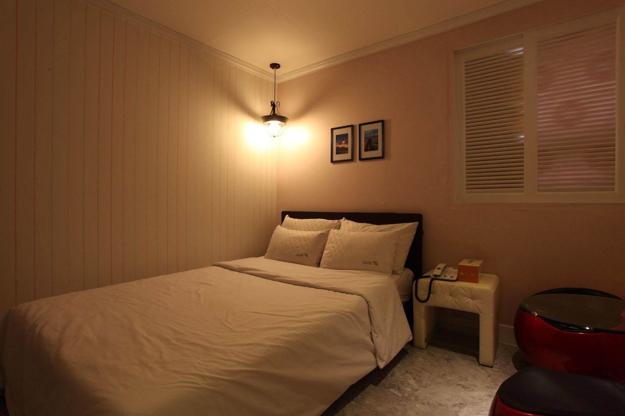 Hotel Goguma Shinchon Séoul Extérieur photo